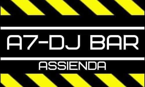 ภาพถ่ายแสดงการตกแต่งภายนอก ภายใน พนักงาน และบรรยากาศของA7-DJ Bar